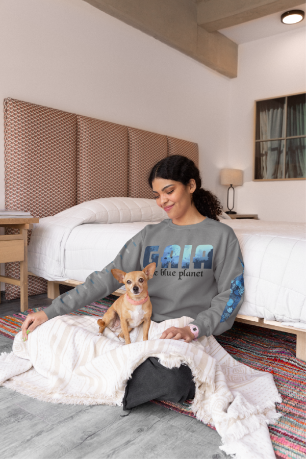 Crewneck Croptop with Ocean-Inspired Design - Image 4